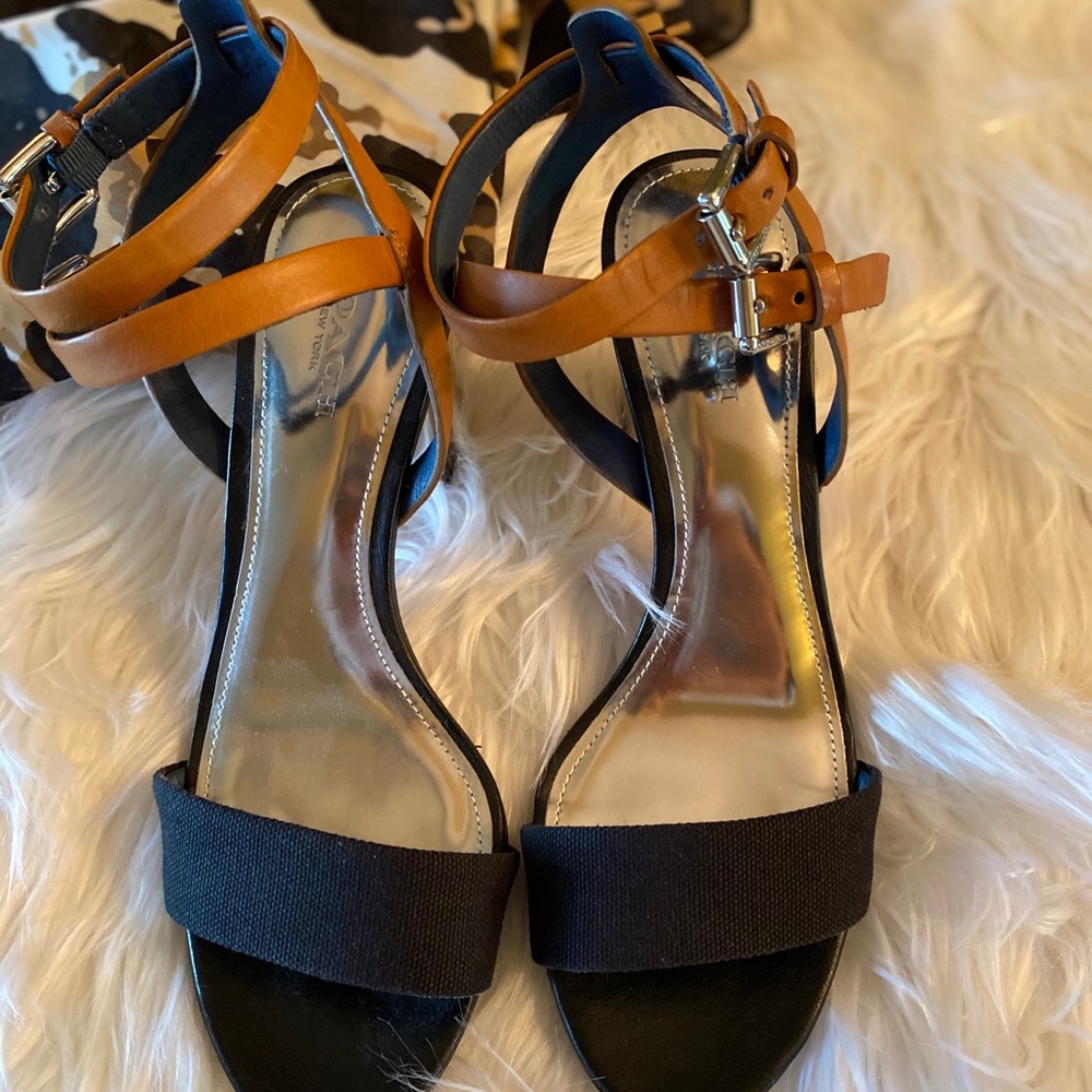 Coach Block Heel Two Tone Silver Hi Heel Sandals - Size 6.5 - Picture 2 of 6